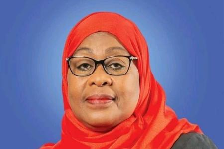 Sua Excelência Samia Suluhu Hassan, Presidente da República Unida da Tanzânia e Presidente do Órgão de Cooperação nas Áreas de Política, Defesa e Segurança da SADC